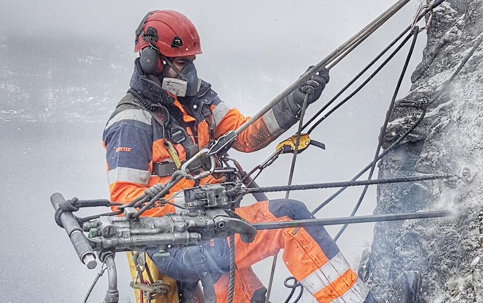 Kristian Pedersen borer fra tau_Stian Sellevoll Hestad