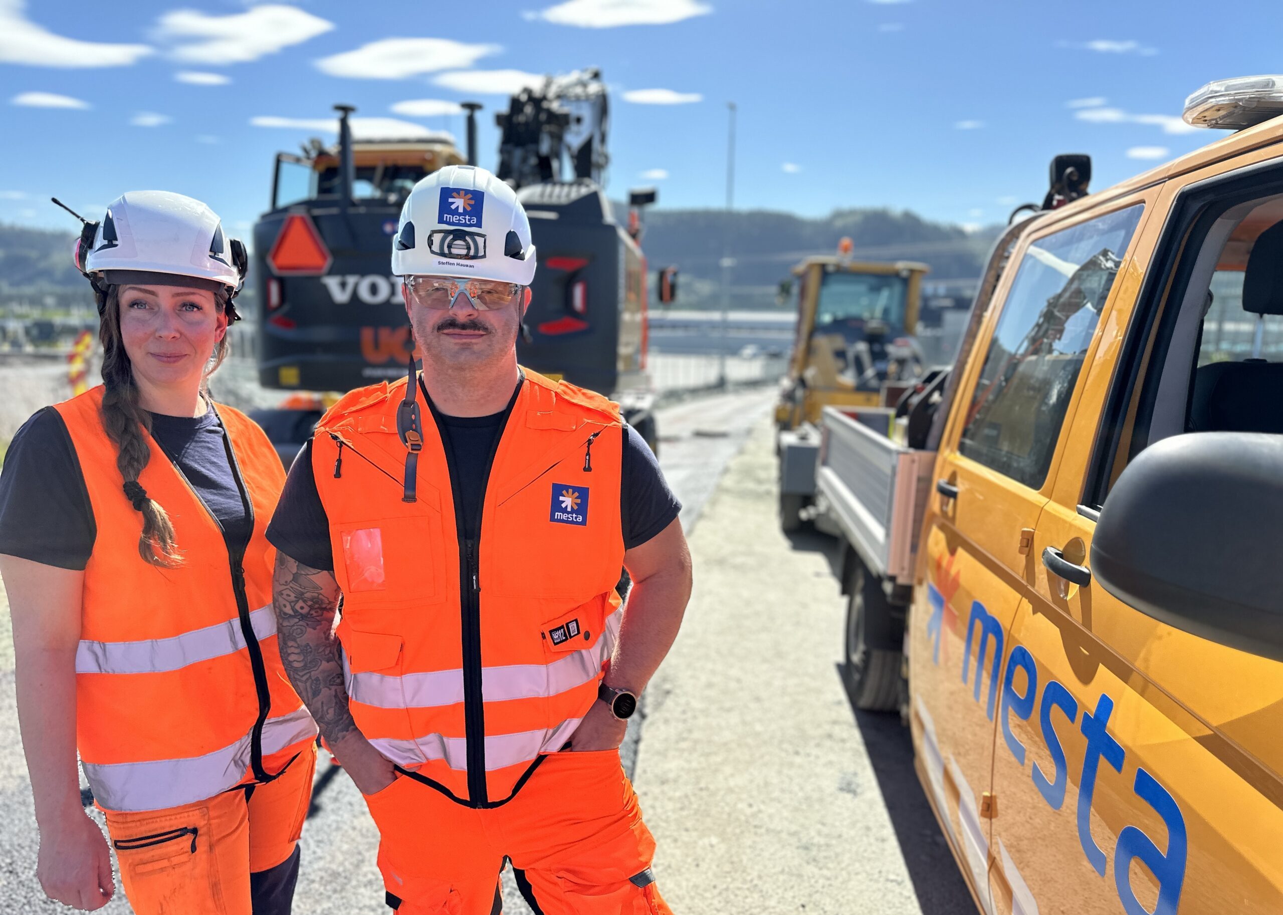 Bygger landets første elektriske vei: Steffen Haugan, prosjektleder og Anette Sørstrand, anleggsleder. 